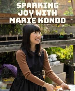 Marie Kondo Closet Cleanout: How to Declutter Your Closet