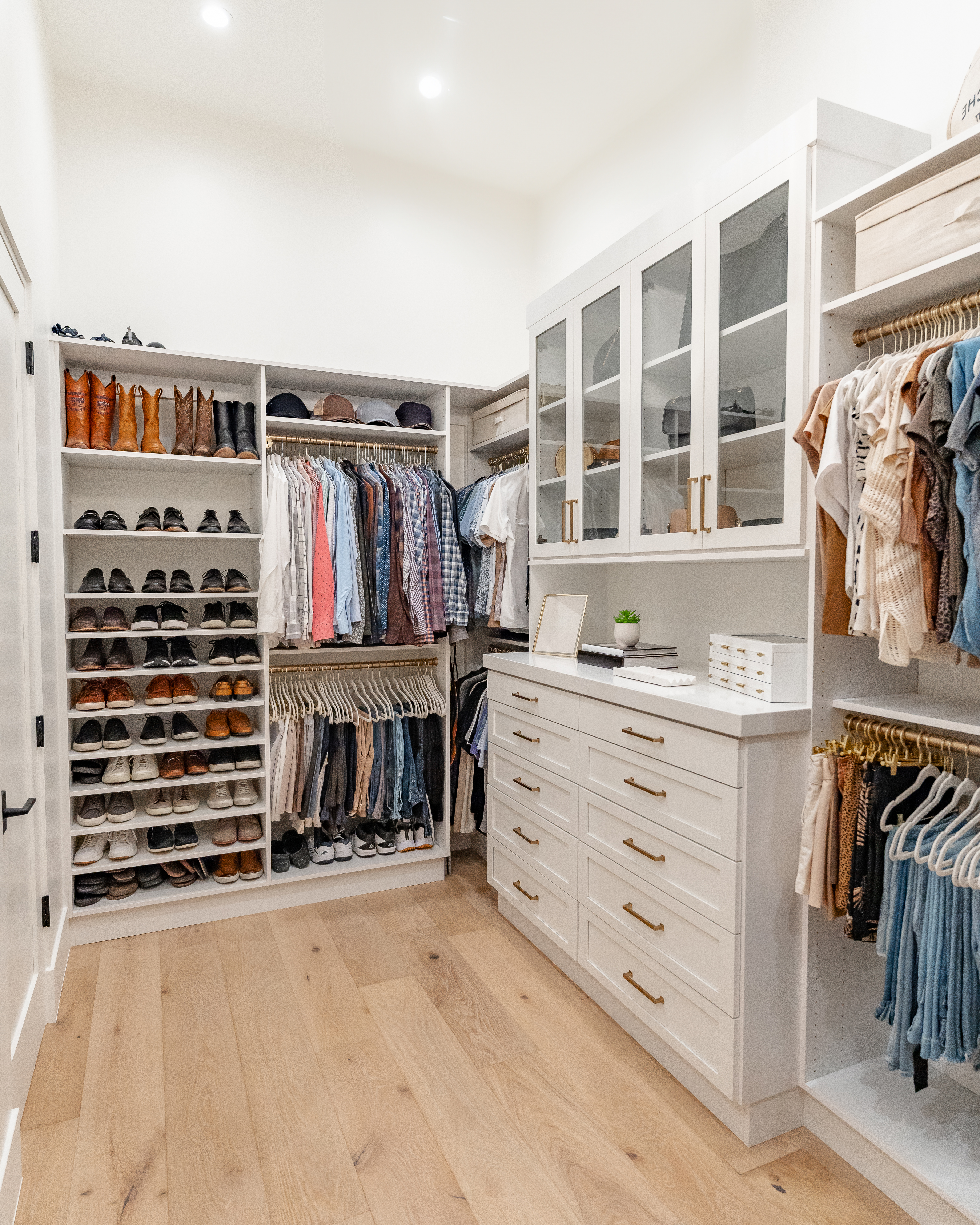Should You Paint Closets the Same Color as the Room?
